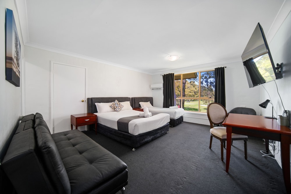 Golf Place Inn 10/50