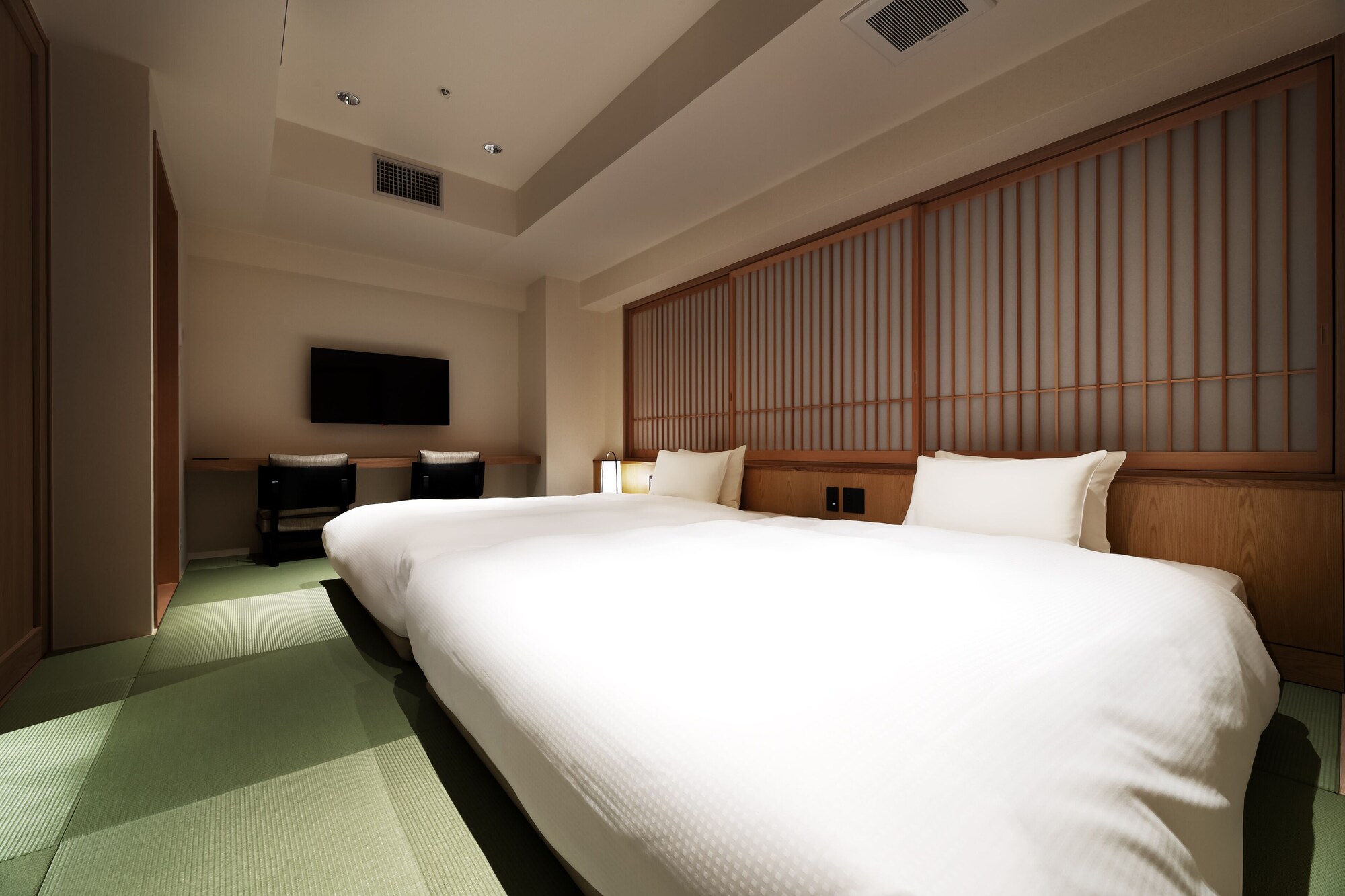JAPANESE, MODERATE, TWIN BEDS, TATAMI