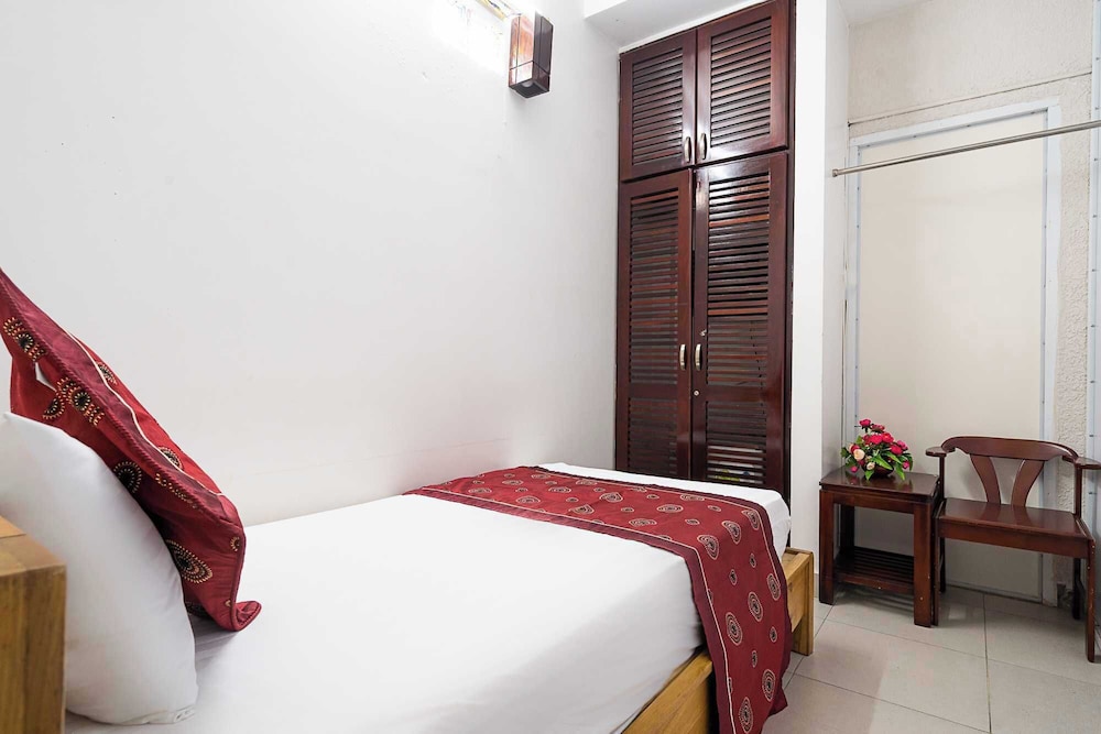 Collection O Dinh Dinh Hotel - Near Tan Son Nhat Airport 35/51