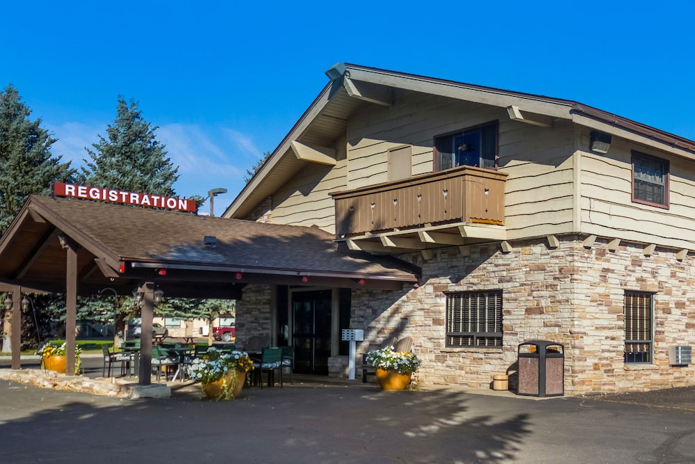 The Inn at Tomichi Village 2/66