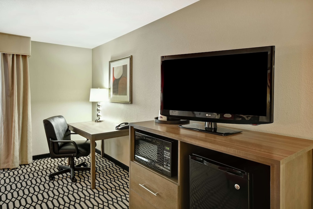 Hampton Inn Middletown OH 46/48