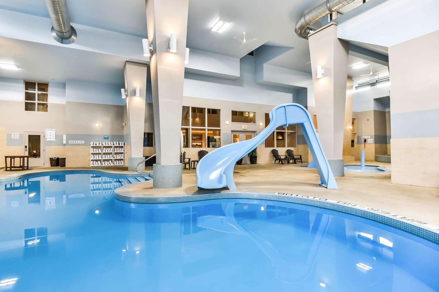 Comfort Inn & Suites Ambassador Bridge 16/39