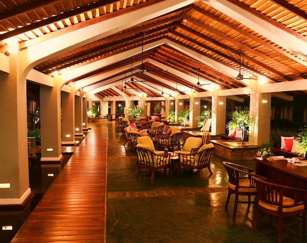 The Palms Hotel 33/50