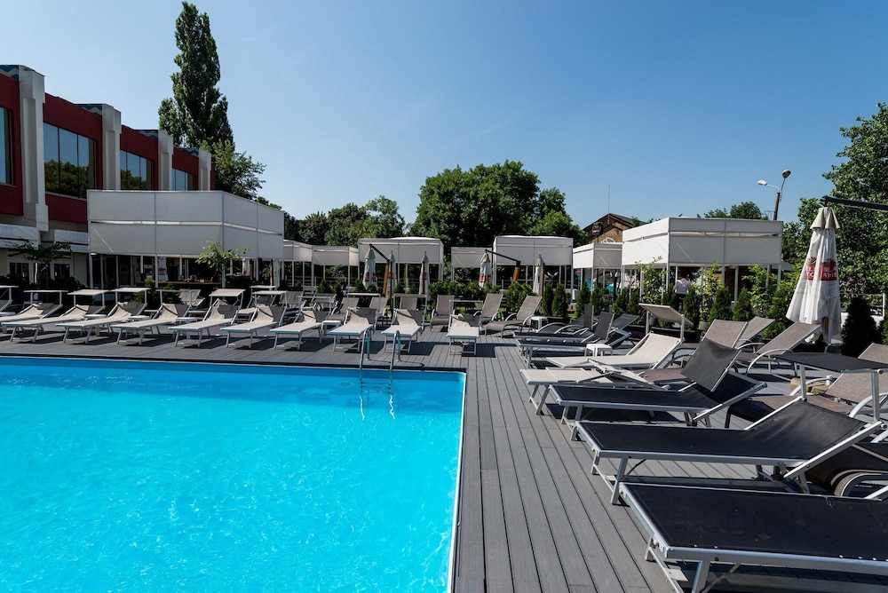North Star Continental Resort 7/55