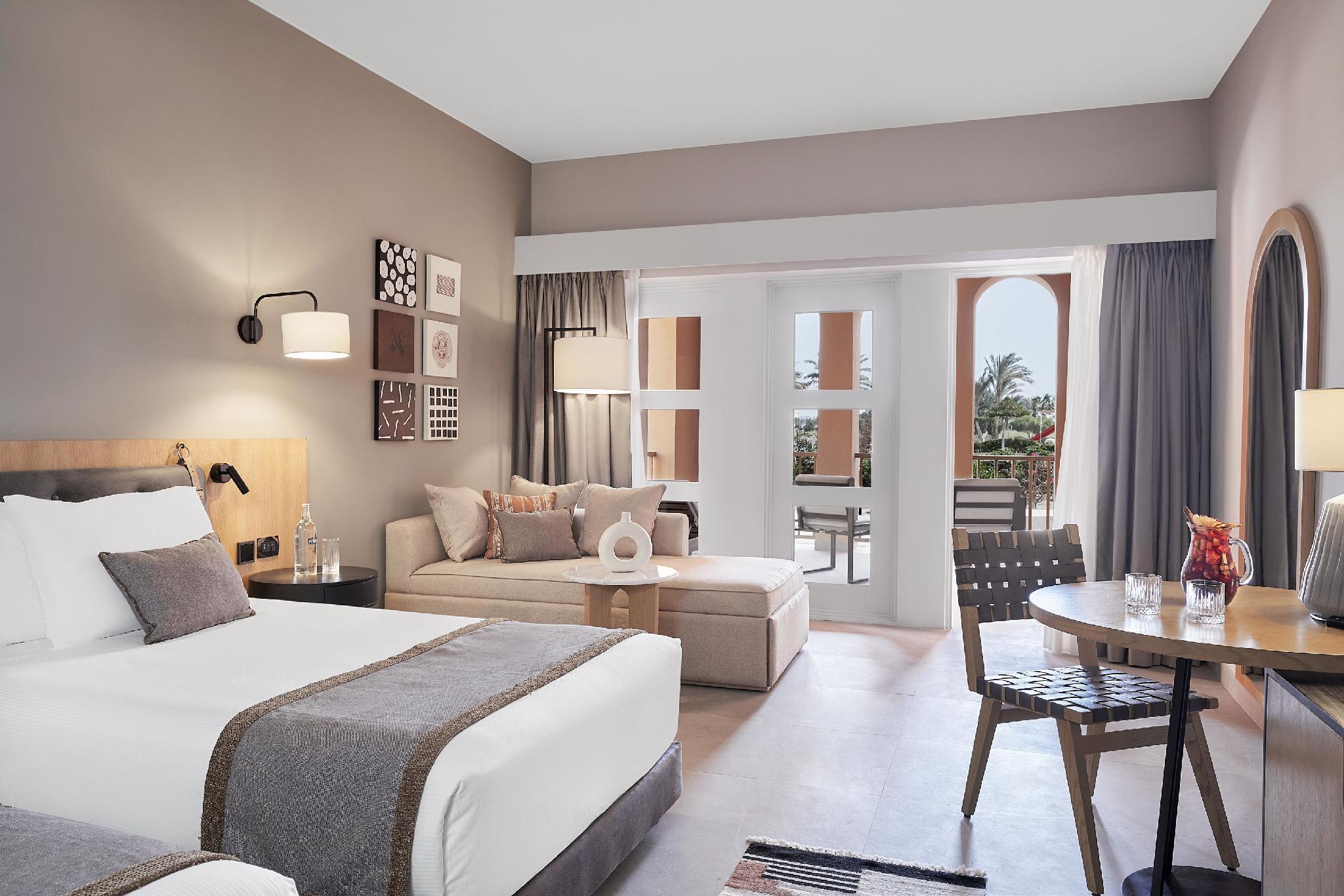 Deluxe, Twin Beds, King Bed
