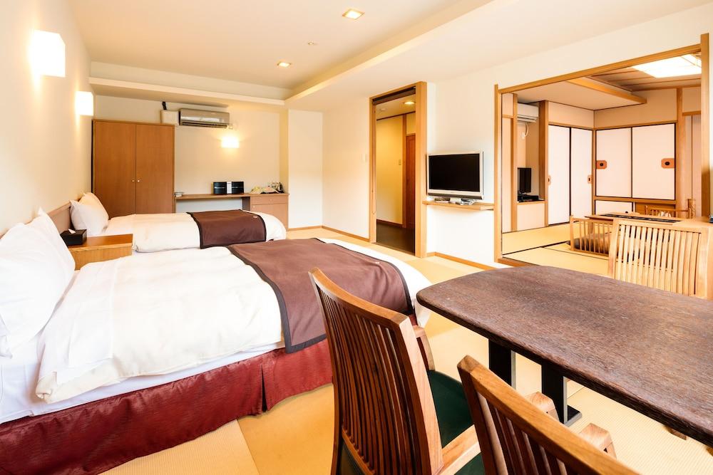 Semi Room, Suite, 2 Double Beds