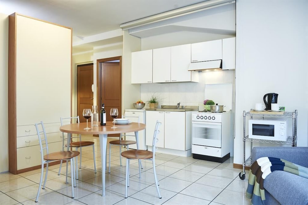 Leopoldo Residence 29/50