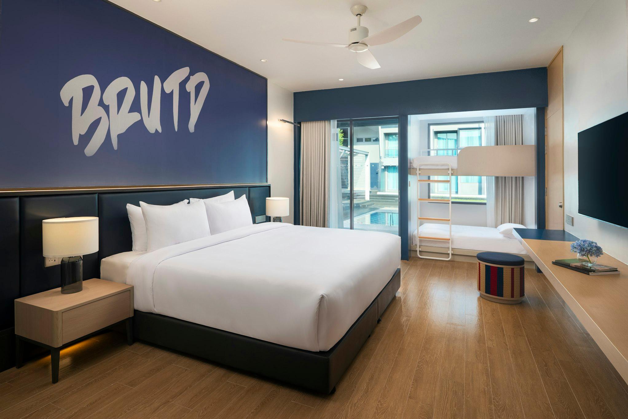 Deluxe, Family, King Bed, Bunk Bed, Pool Terrace