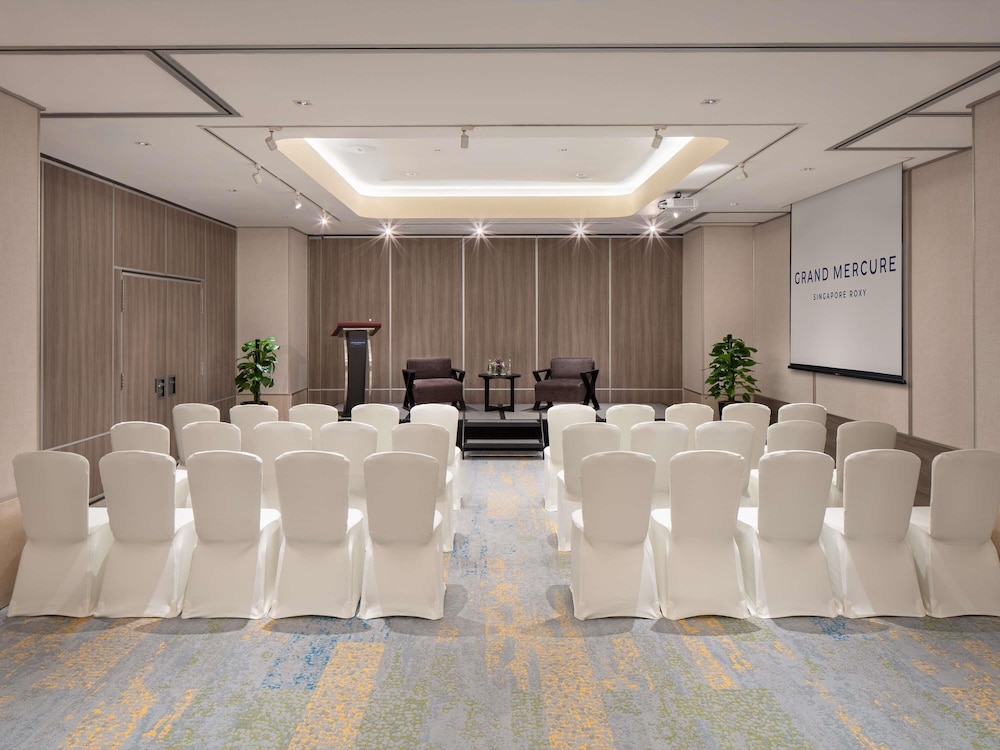 Grand Mercure Singapore Roxy 56/66