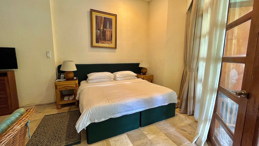 Suite, Villa, Queen and Twin Beds