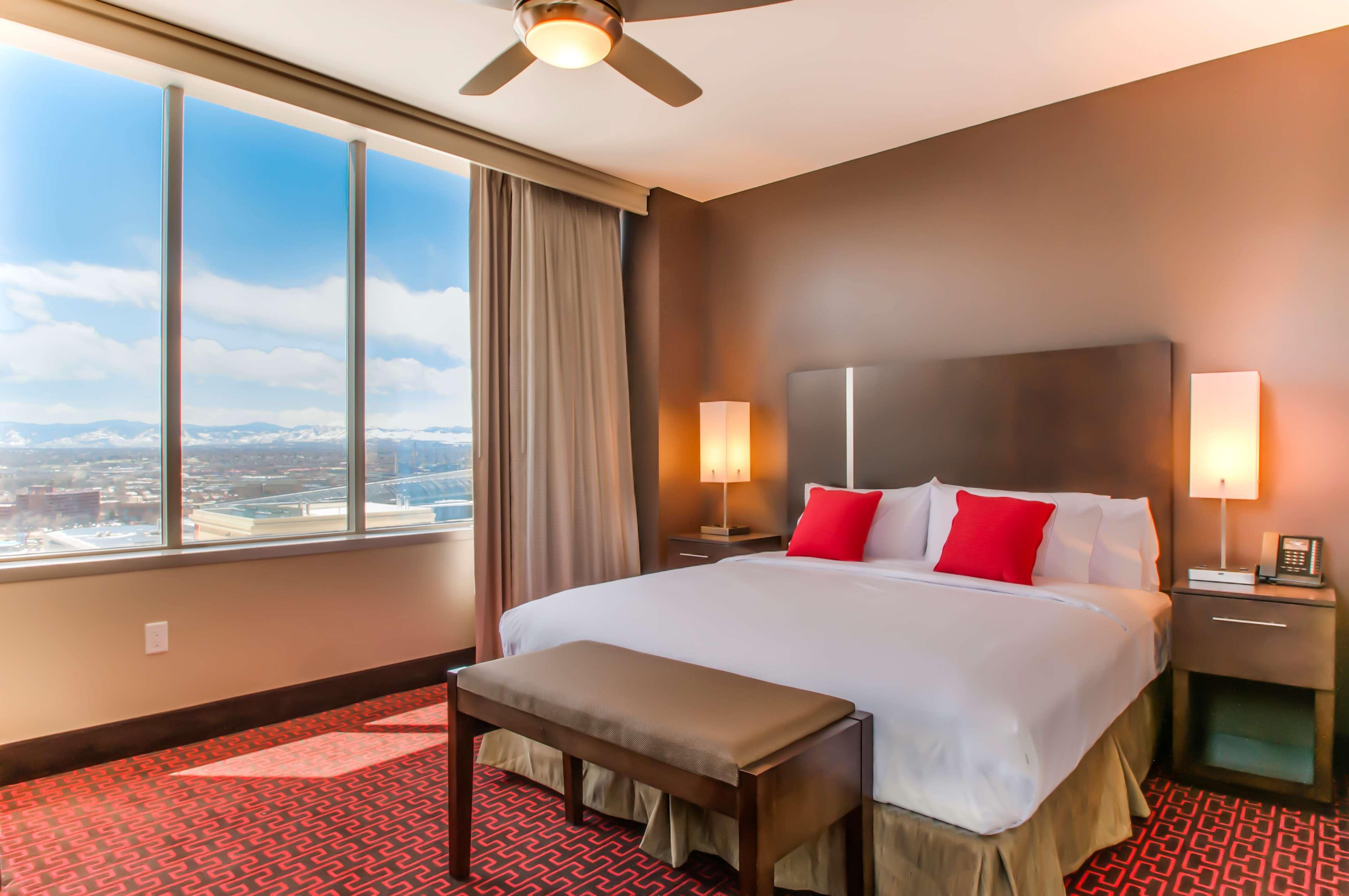 STUDIO, SUITE, KING BED, MOUNTAIN VIEW