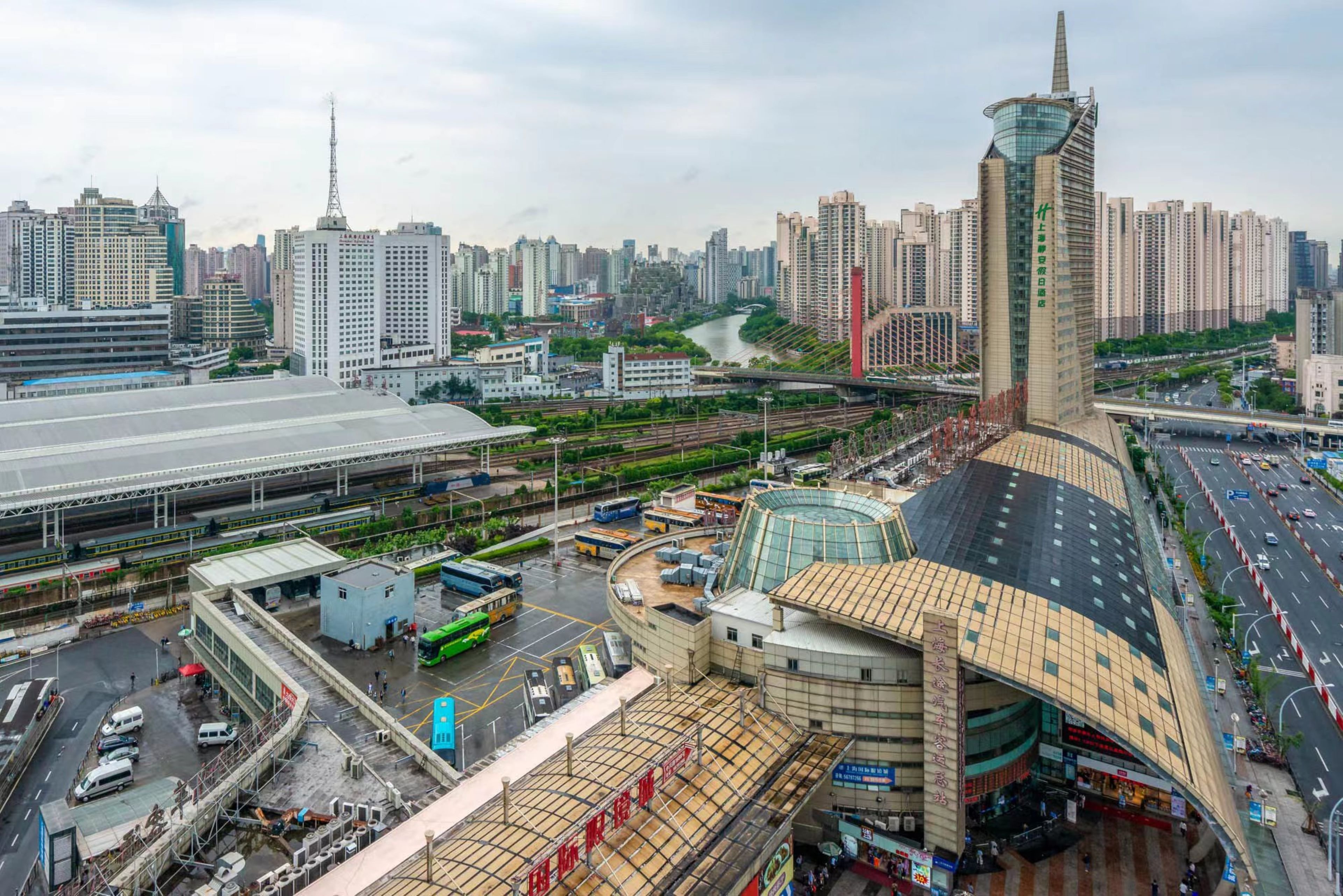 Holiday Inn Shanghai Jing'an by IHG 50/57