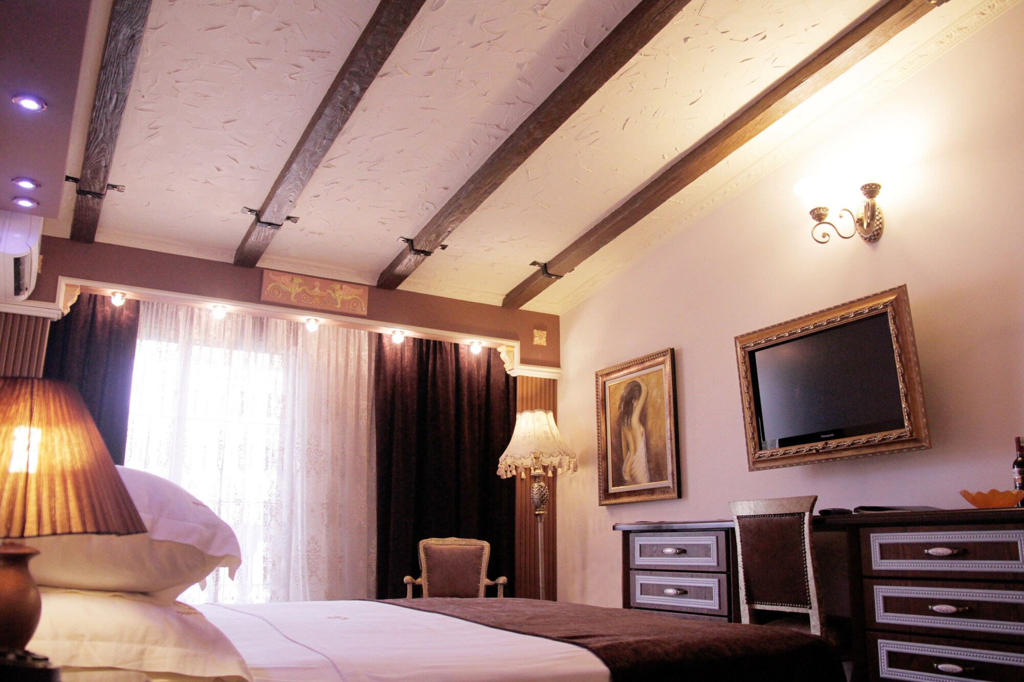 Superior, 1 Queen and 1 Single Bed