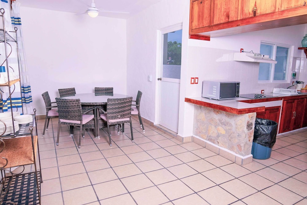 Villas And Resort Luz de Luna 3/50