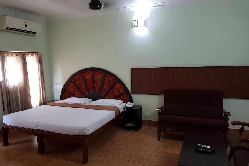 PAULSON PARK HOTEL 27/50