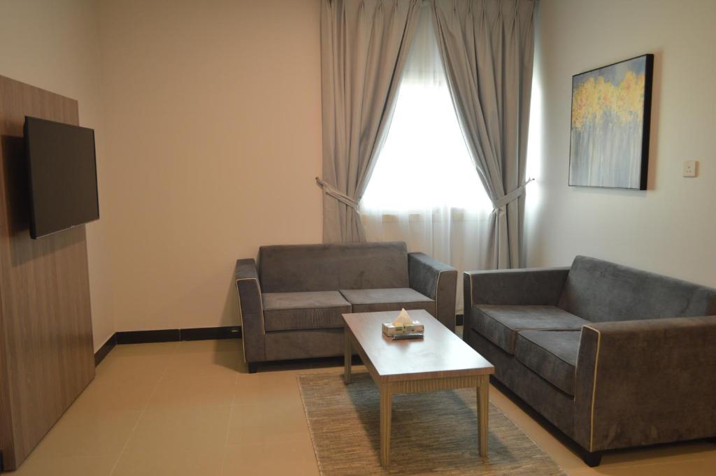 إطلالة الشرفة ٣(Terrace View 3 - Serviced Apartments) 18/25