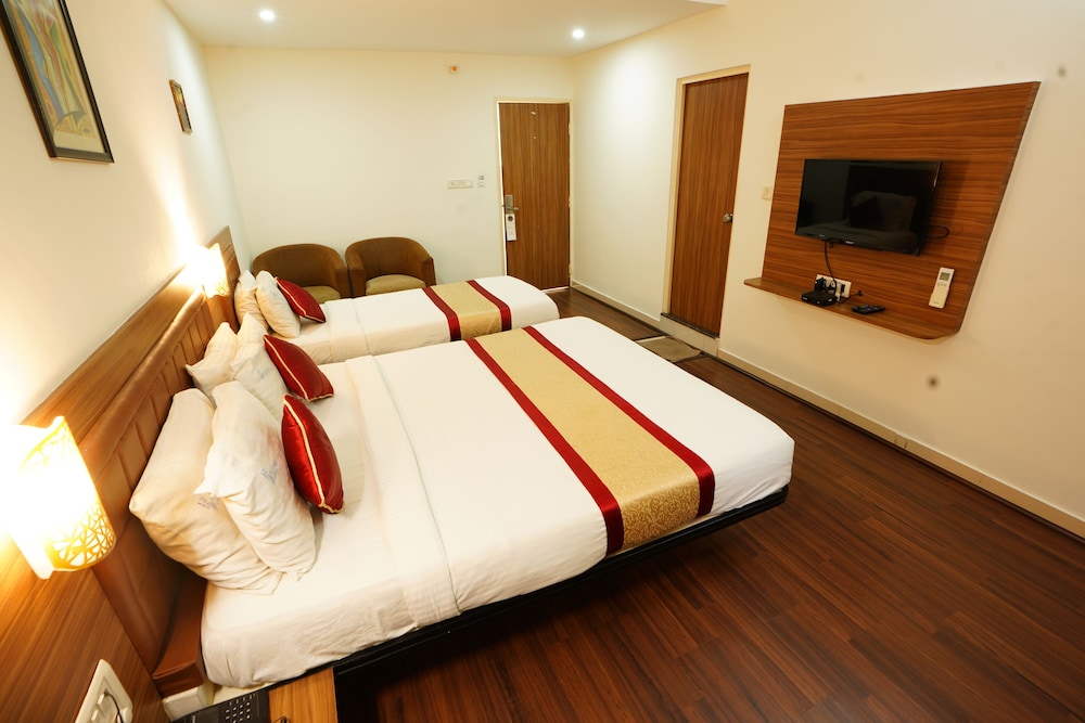 HOTEL GRAND BEE 21/50