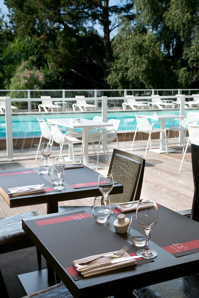 Mercure Bordeaux Lac Hotel 10/77