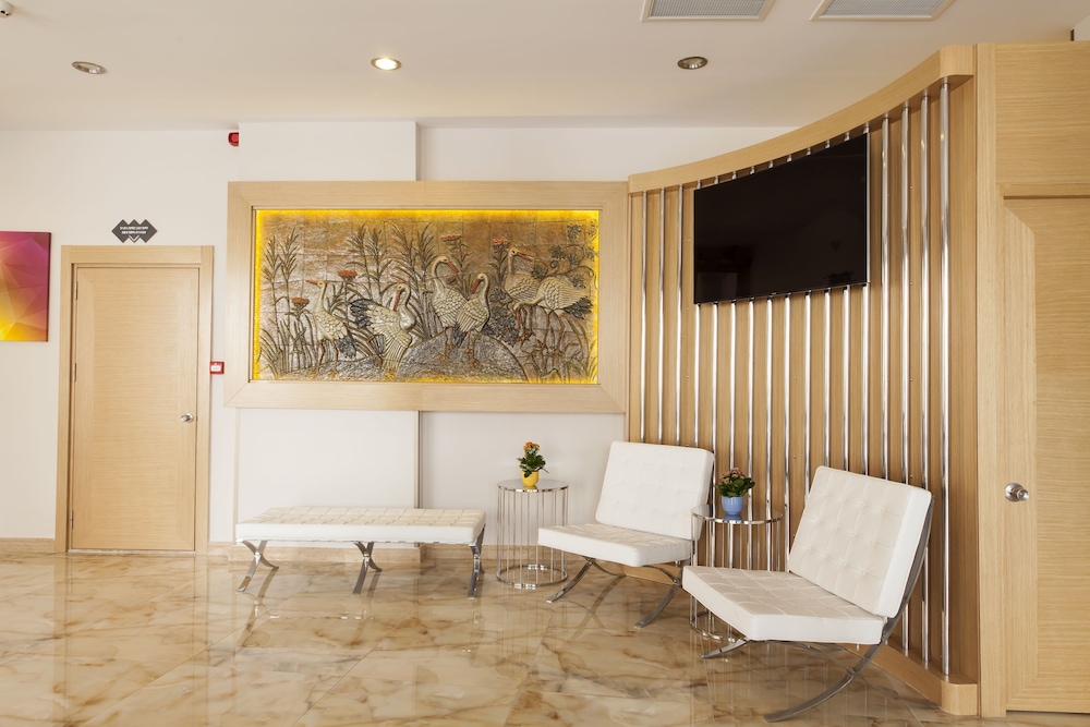 Aurasia Design Hotel 64/70