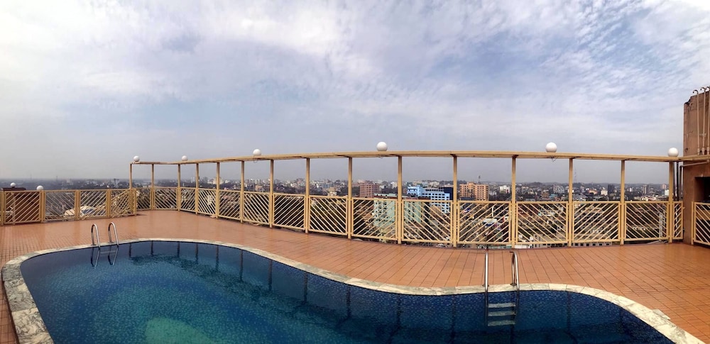 ROSE VIEW HOTEL 63/64