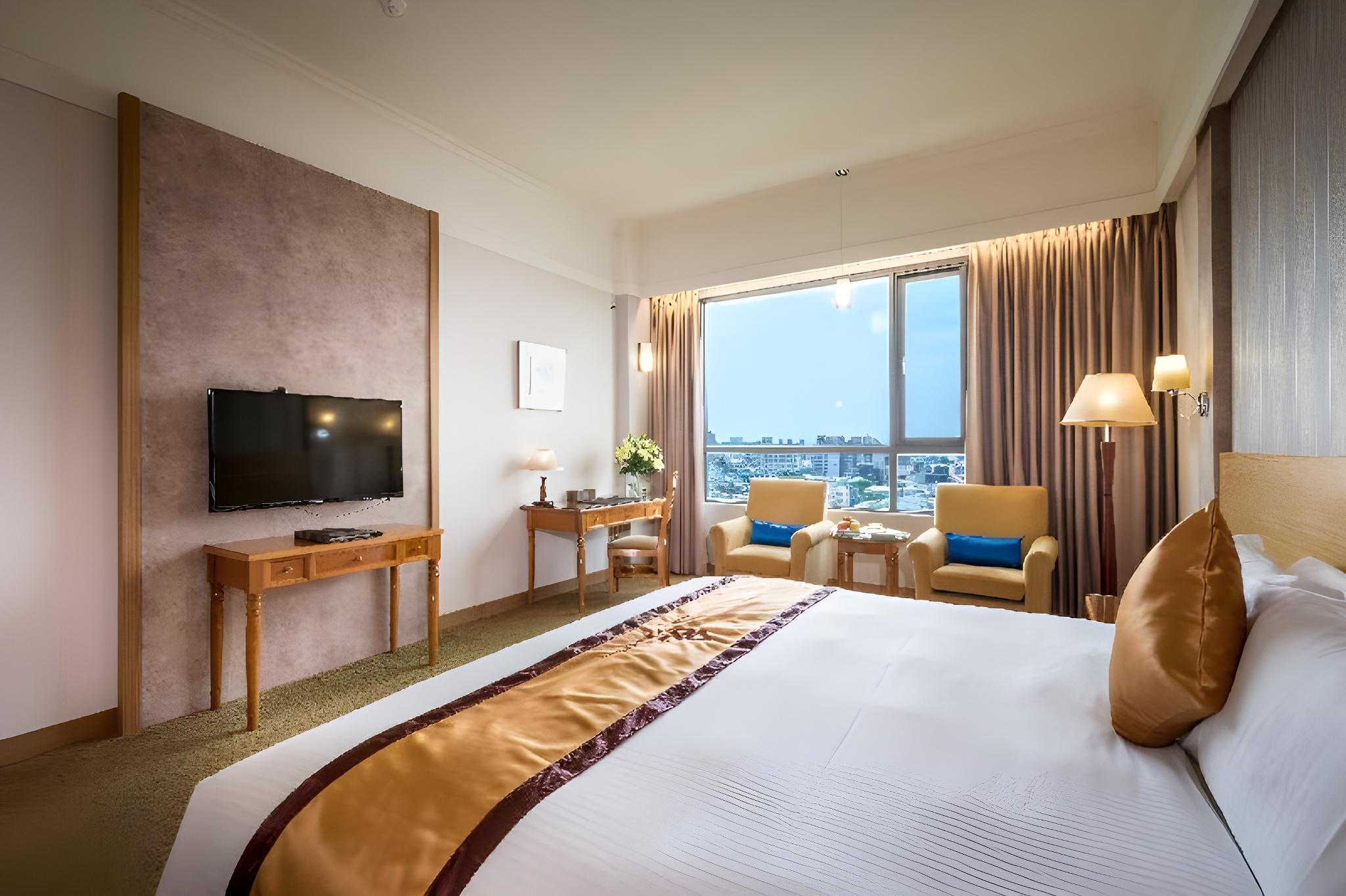 Deluxe, King Bed