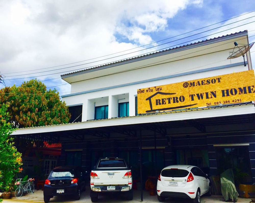 Retro Twin Home At Maesot 7/47
