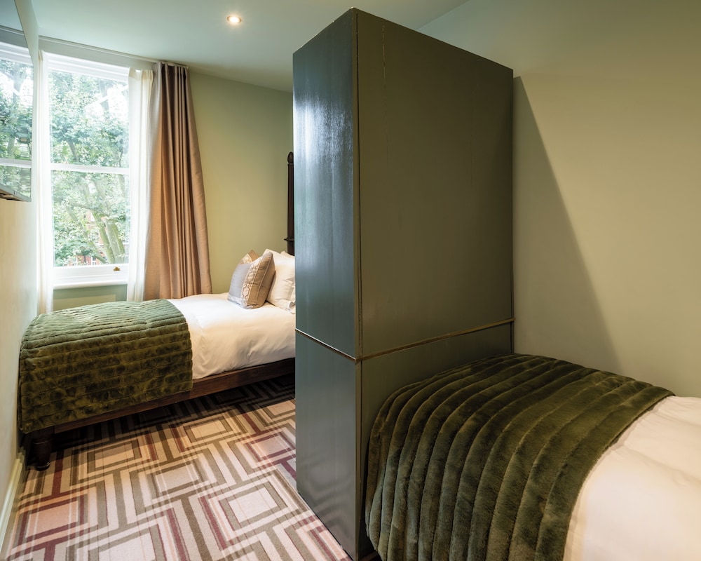 CLASSIC, TWIN BEDS