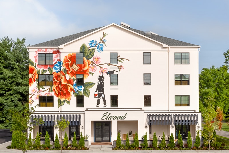 Elwood Hotel and Suites 1/28