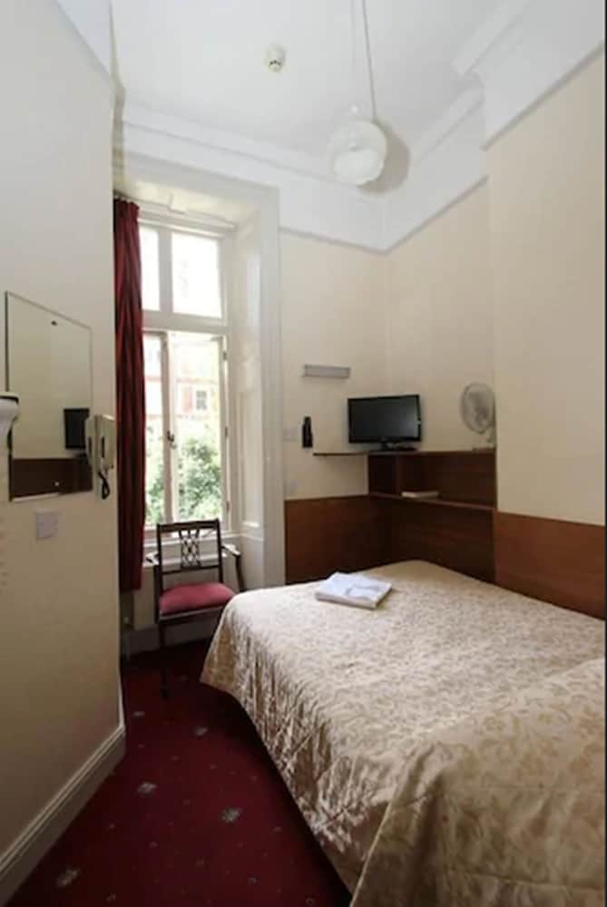 Ridgemount Hotel 24/61