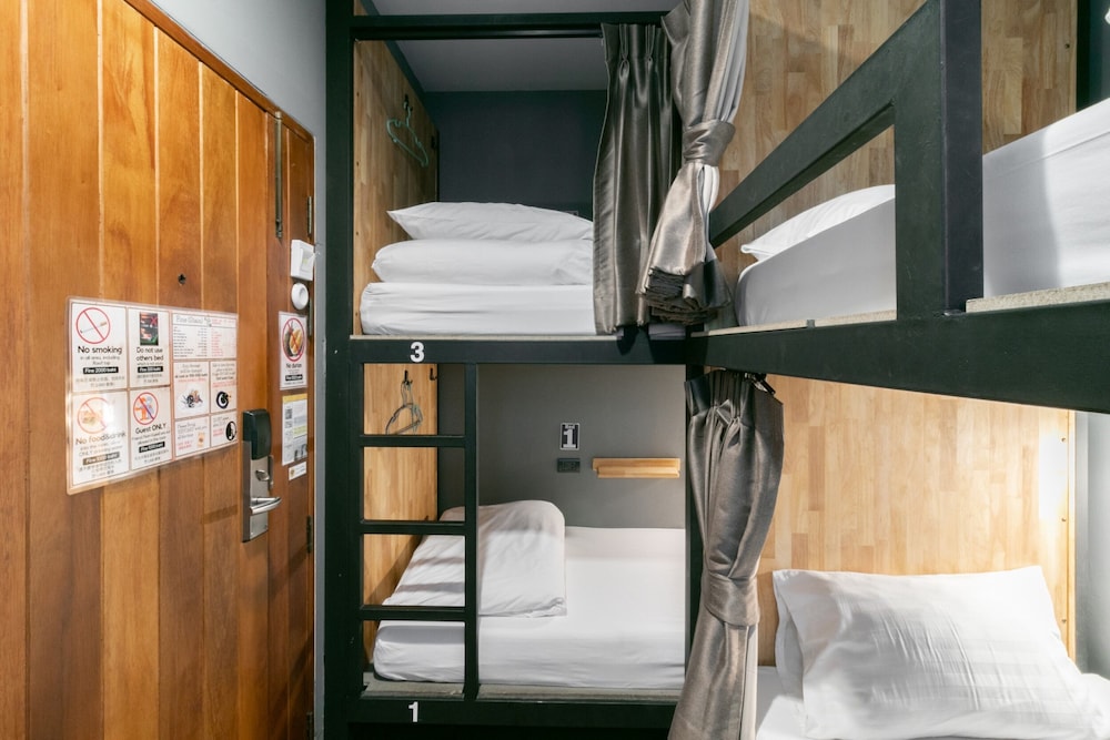 Timber Hostel 56/63