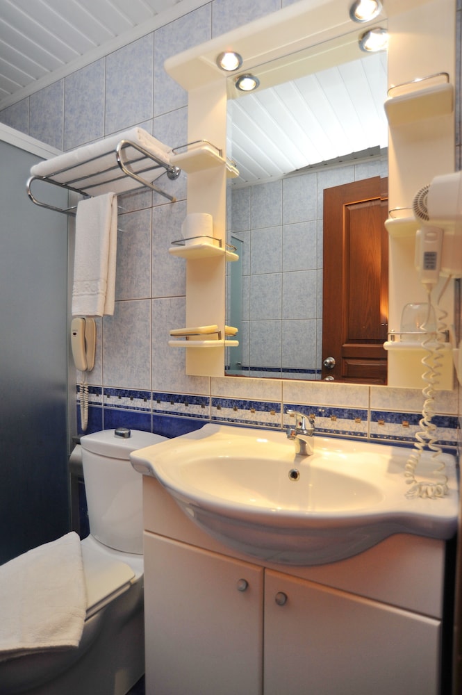غرفة بإطلالة على البحر مفردة بسرير كوين، Hotel Royal Hill 9/10