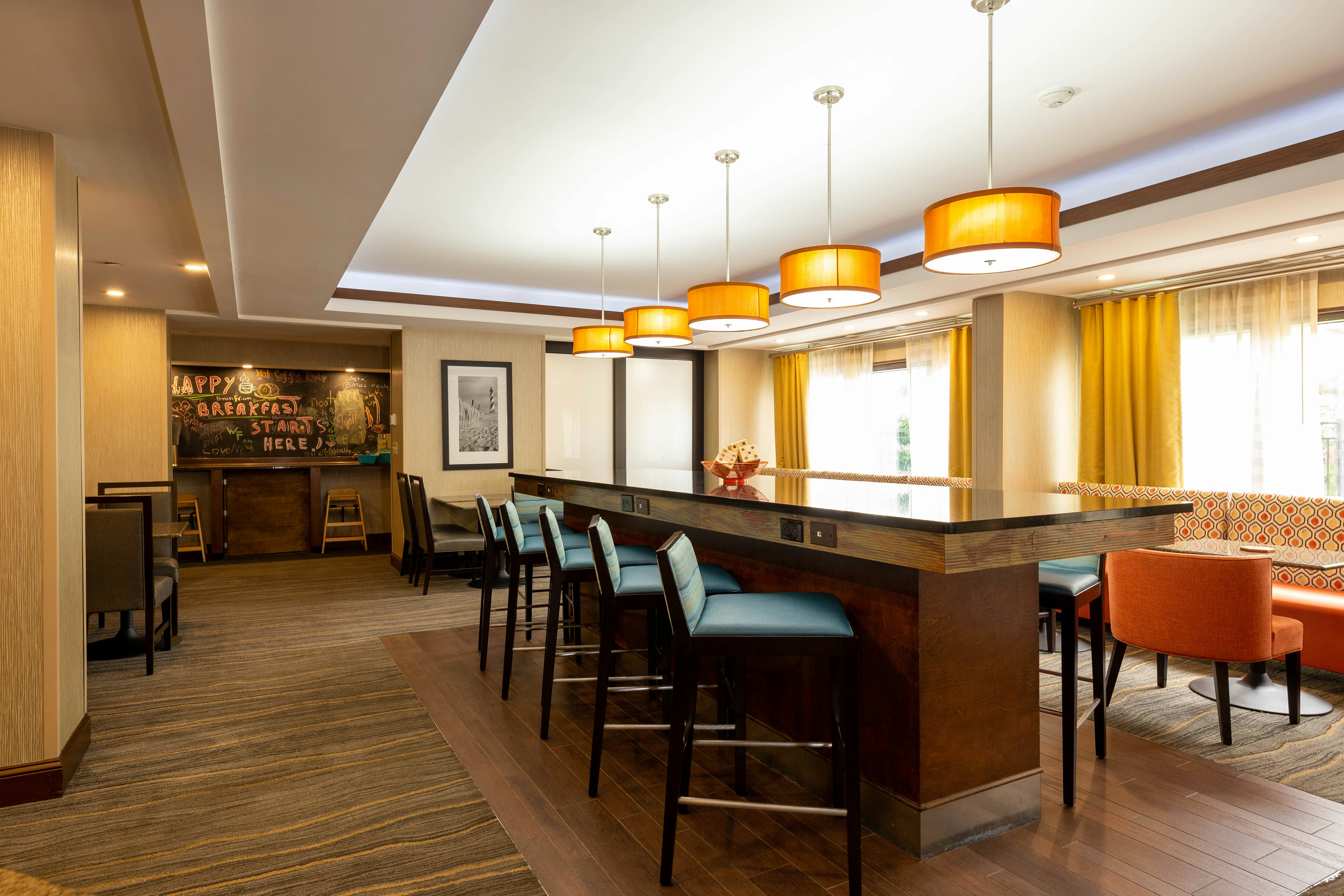 Hampton Inn Hanes Mall Winston-Salem 33/40
