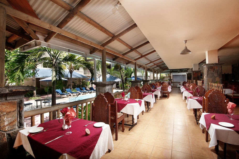 Le Palmiste Resort and Spa 68/76