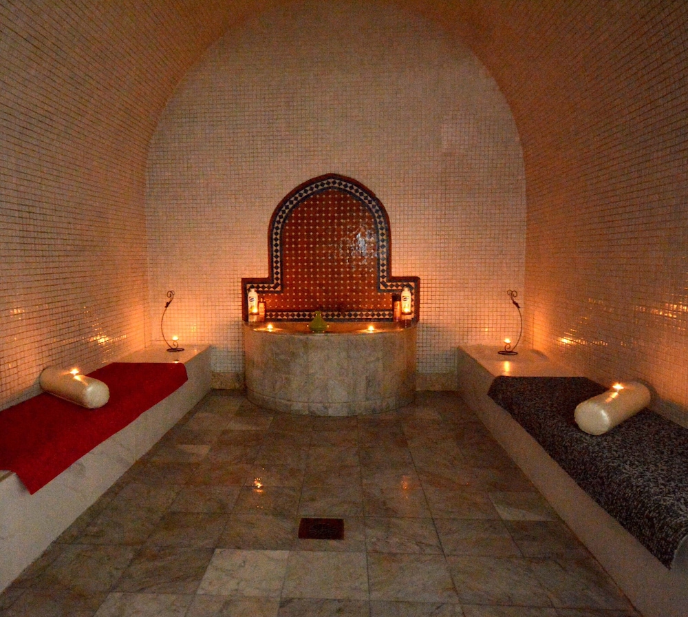 Hotel Oasis and Spa 24/50