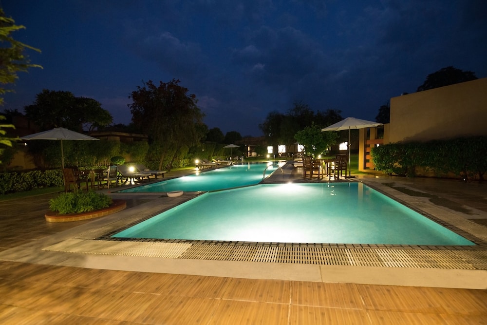 Lemon Tree Hotel Tarudhan Valley 34/38