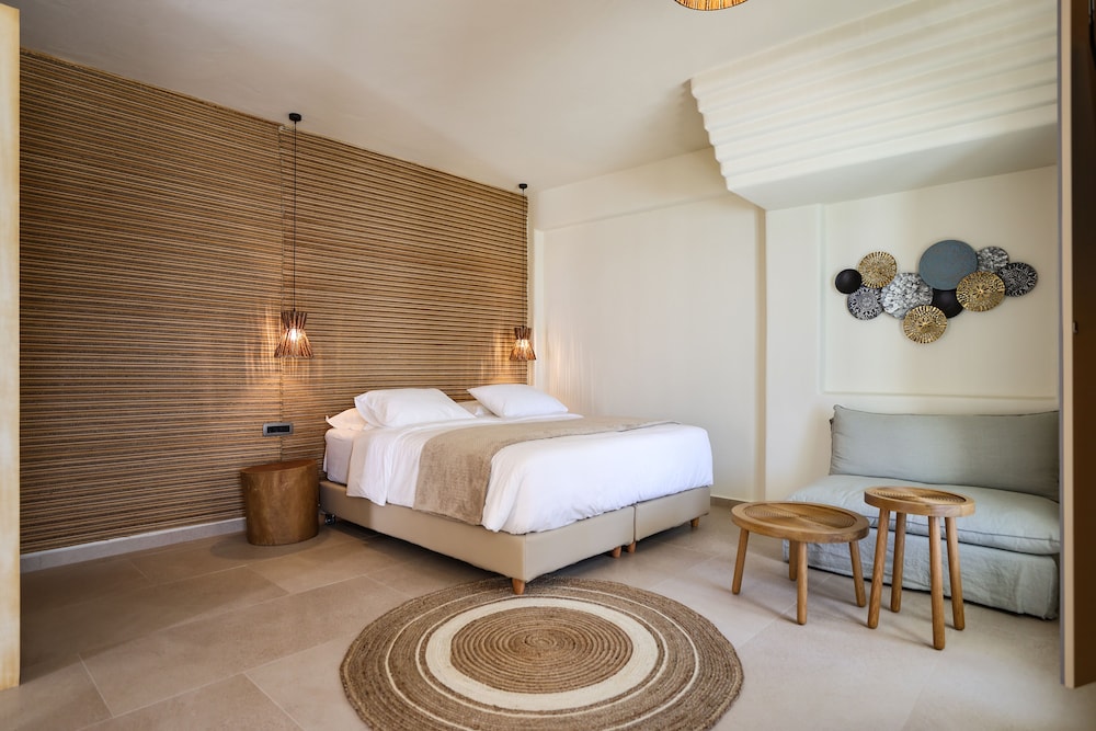 Life Suites 8/41