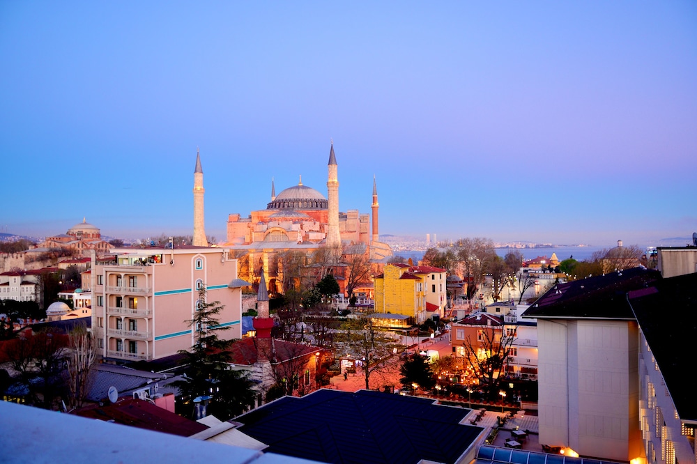 Sura Hagia Sophia Hotel 66/70