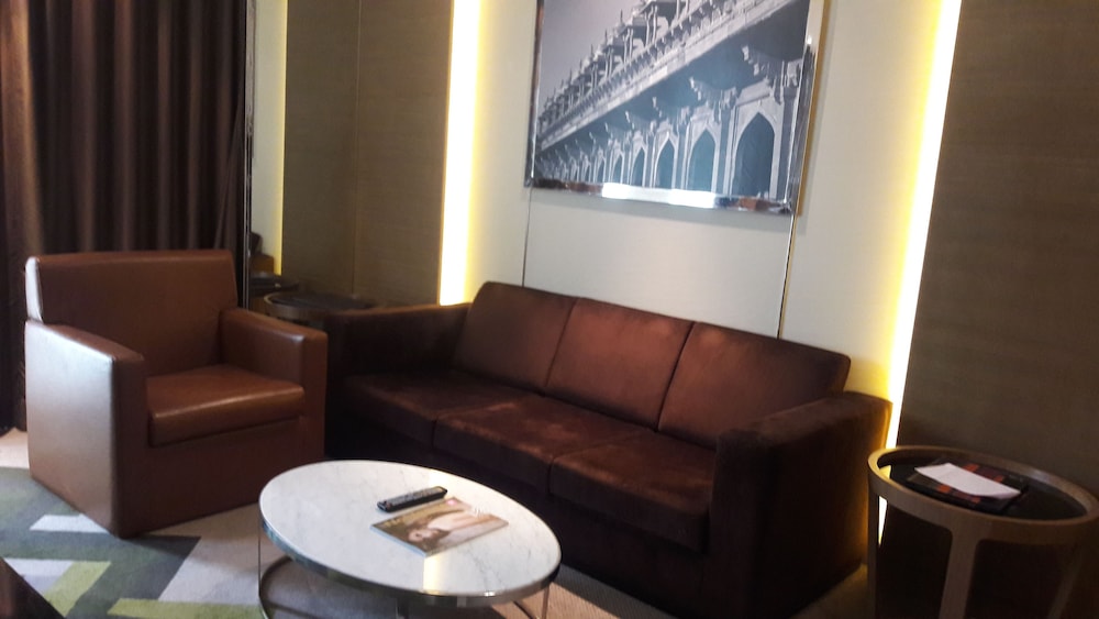 Courtyard By Marriott Agra 46/72