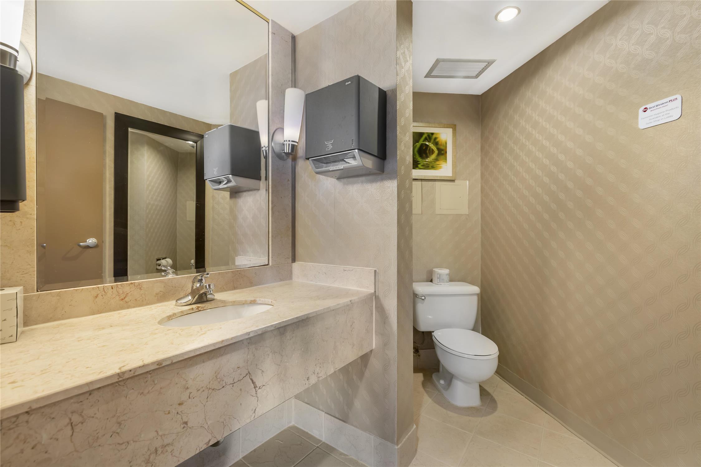 Best Western Plus Waterfront Hotel 63/63