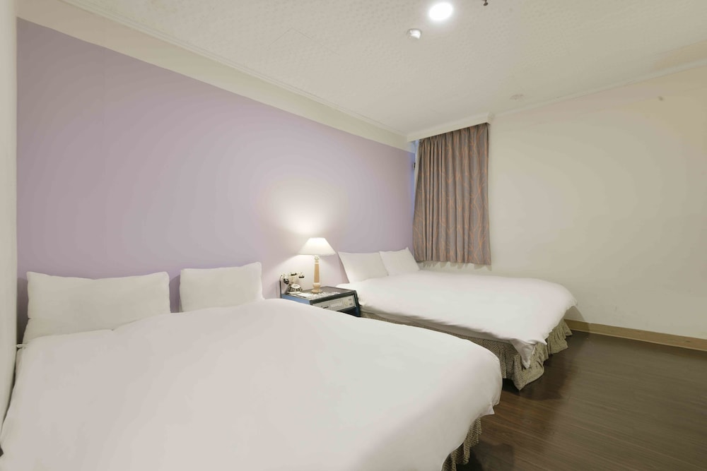 Back Home Hotel 31/50