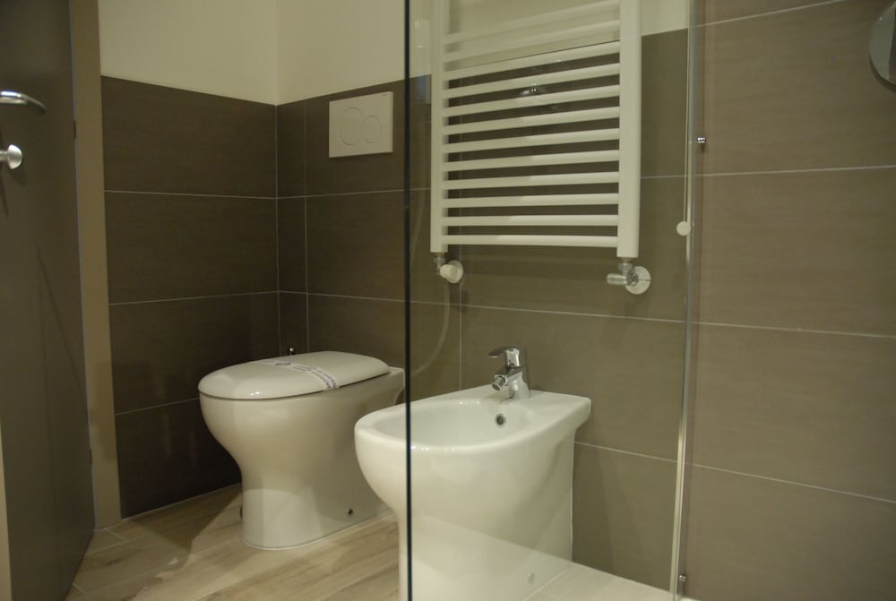 Room, 5 Beds, Albergo Ristorante Sonia 2/2