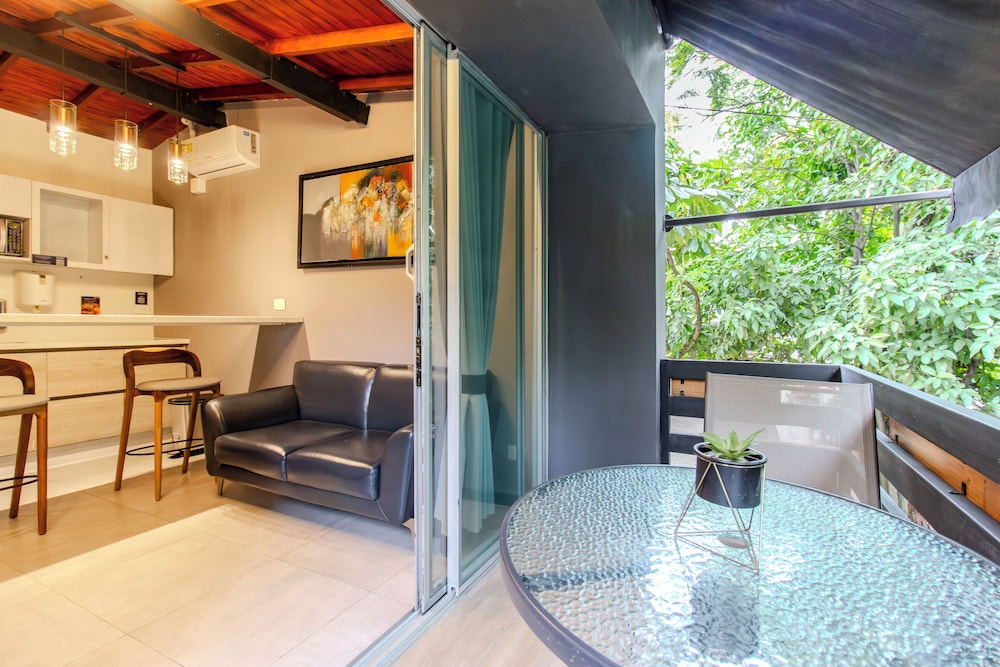 Viktory Boutique Hotel 34/44