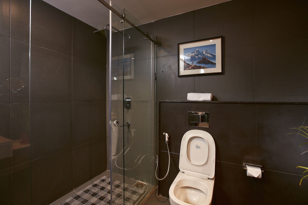 Indreni Suites Hotel 35/36