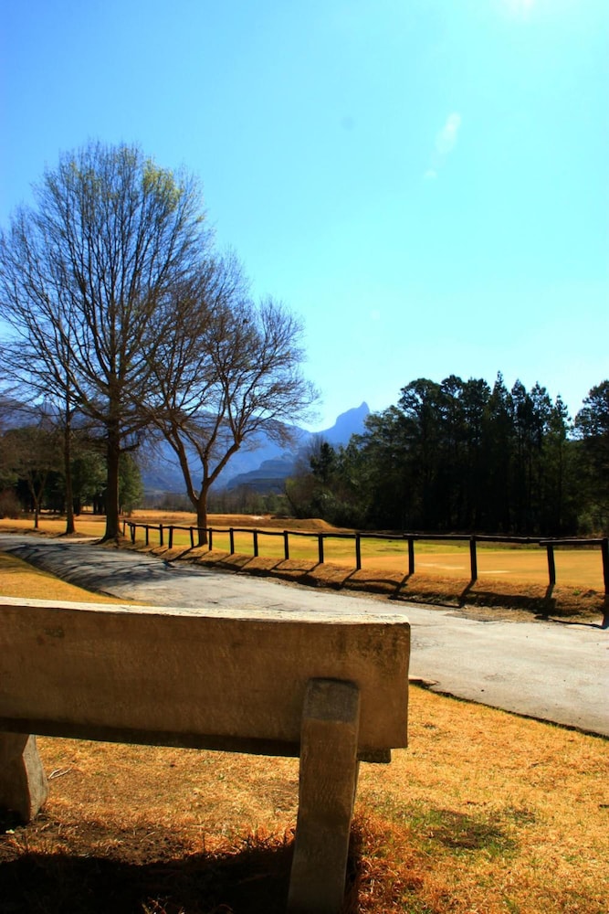 Fairways Drakensberg 44/50