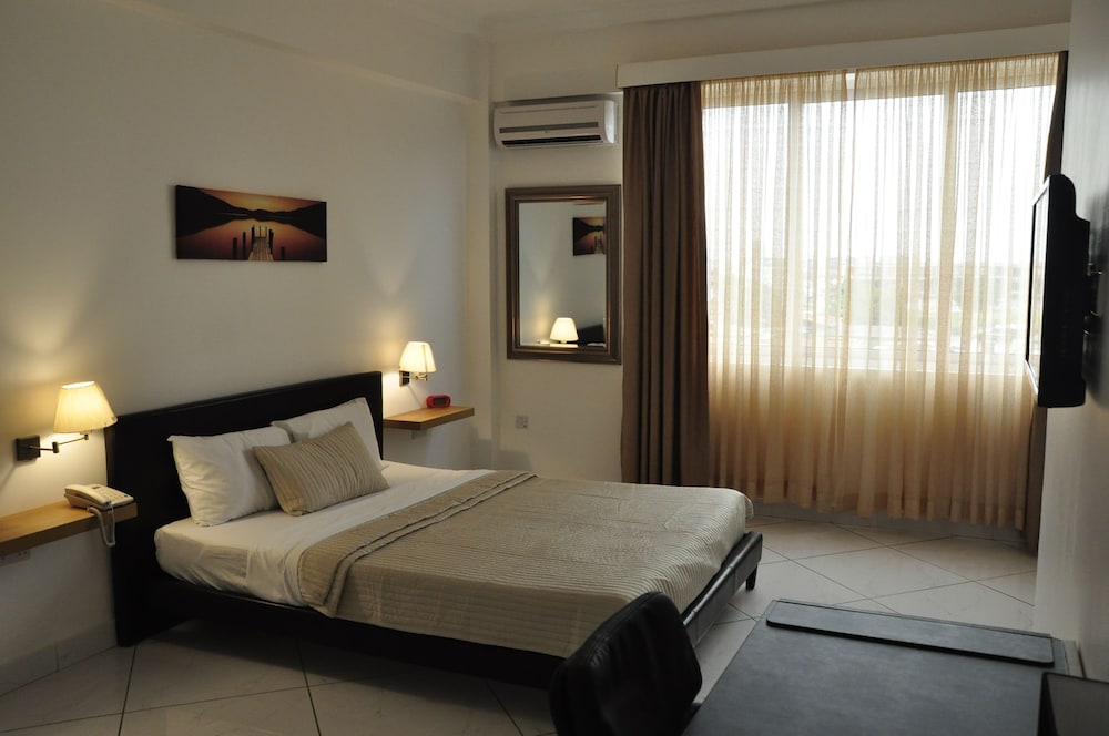 Le Suites Serviced Apartments 4/26