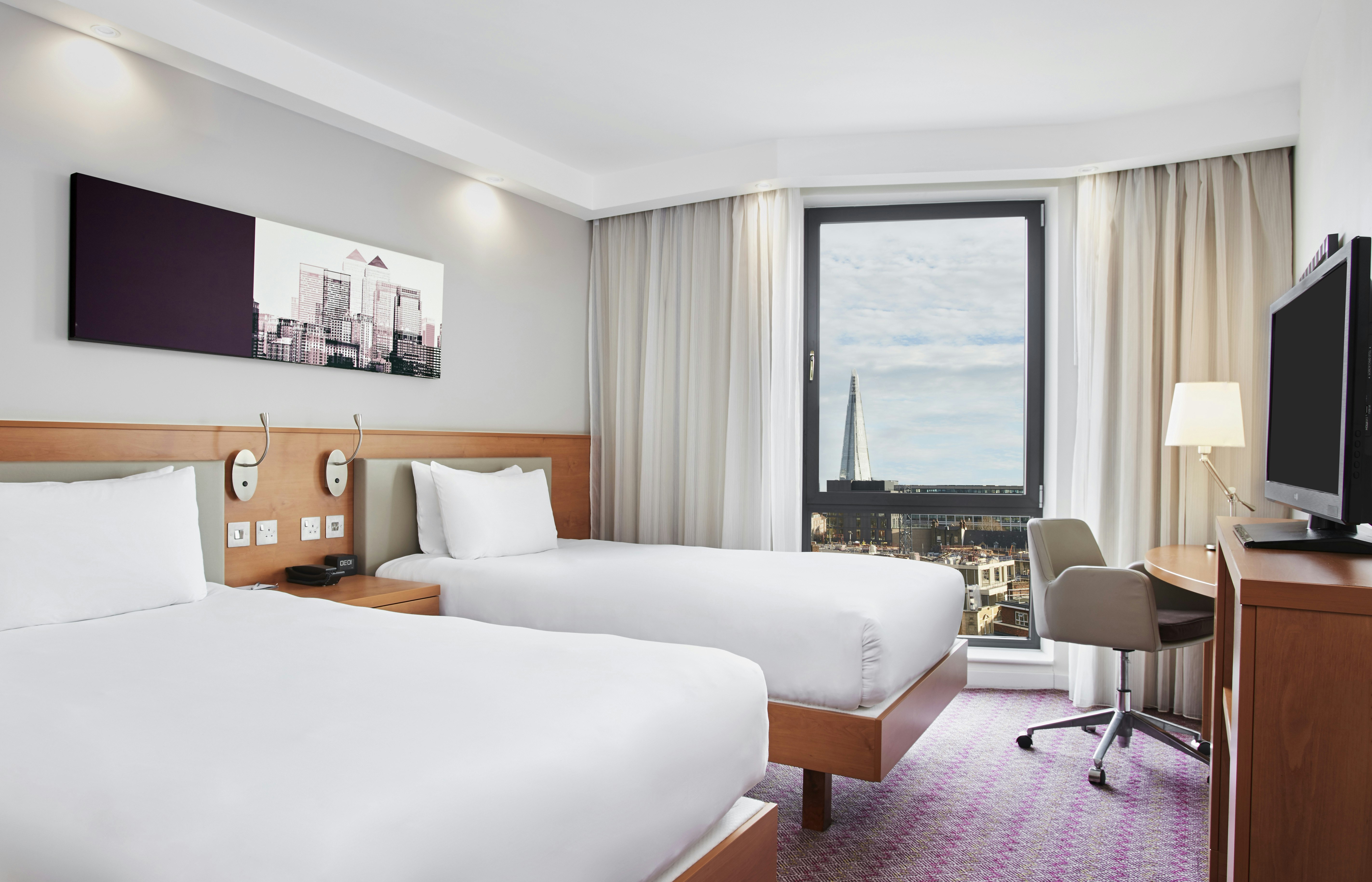 ROOM, TWIN BEDS, CITY VIEW