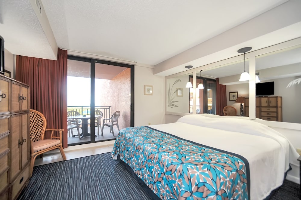 Oceanique Resort by Capital Vacations 9/48