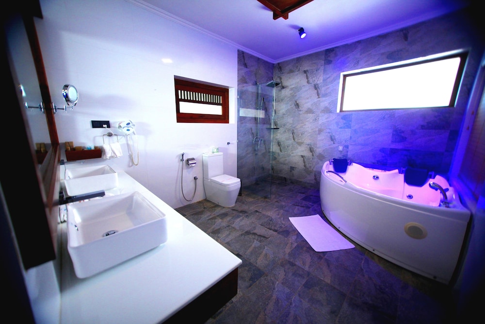 Water Gate Resort & Spa 50/50