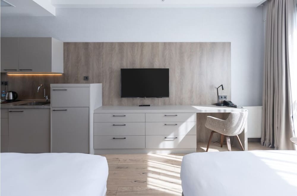 Antwell Suites 48/55
