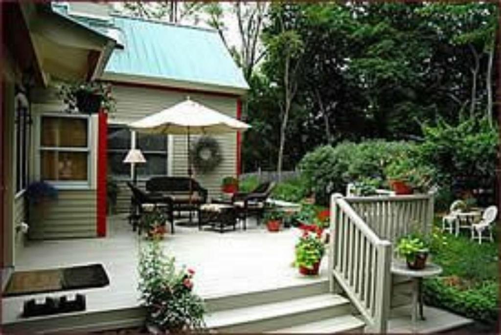Red Elephant Inn Bed and Breakfast 5/49